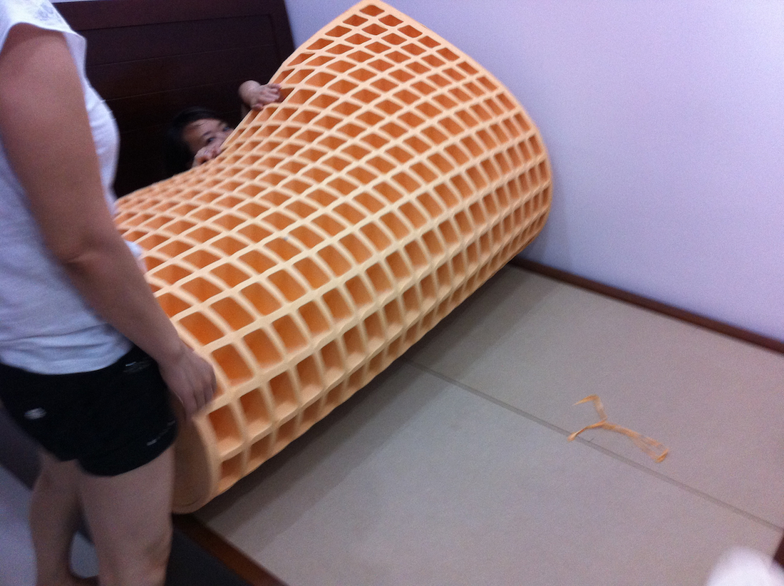 cleaning foam rubber mattress